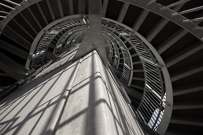 P-Hus Glostrup Hospital Et kig op gennem elevatortårnet