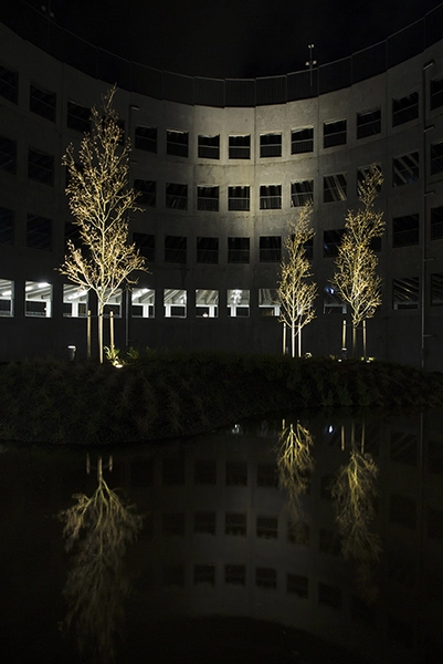 P-Hus Glostrup Hospital Den indre facade i kunstlys