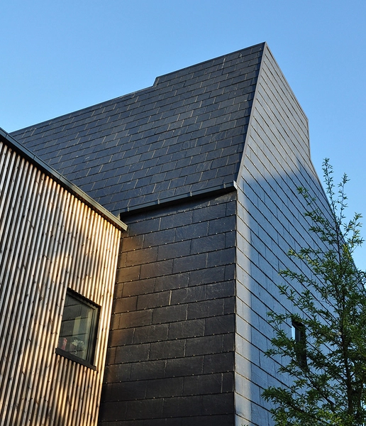 Daginstitutionen Midgården Træ møder skifer