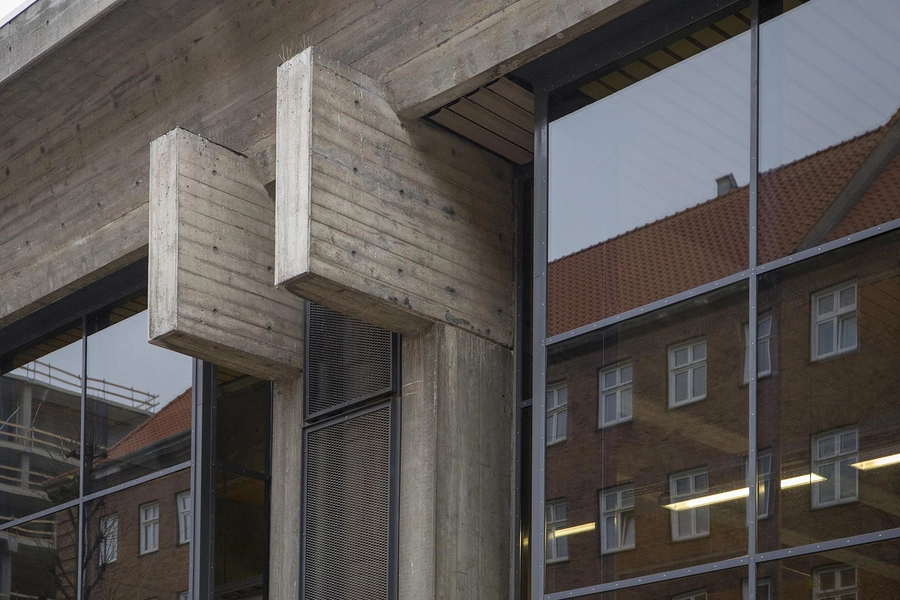 Bryggergården Svømmehal, betondragere, vinduespartier