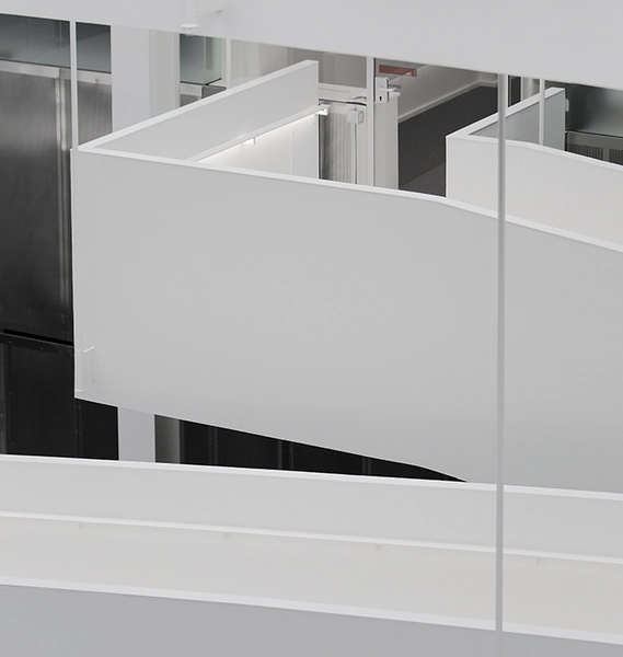 Atrium i Teknikerbyen Rampe og adgangsparti til kontorlokaler