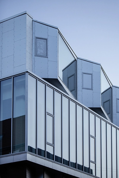 Sundbyøsterhal 2 Karnapper i taglejligheder og det underliggende aktivitetsrum