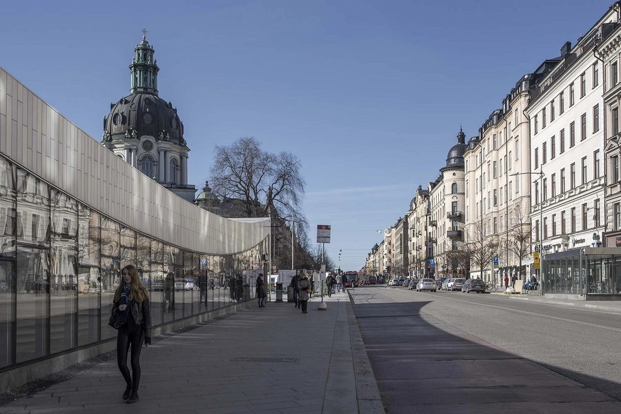 Odenplan Station Blik mod Gustaf Vasa kyrka langs Karlbergsvägen