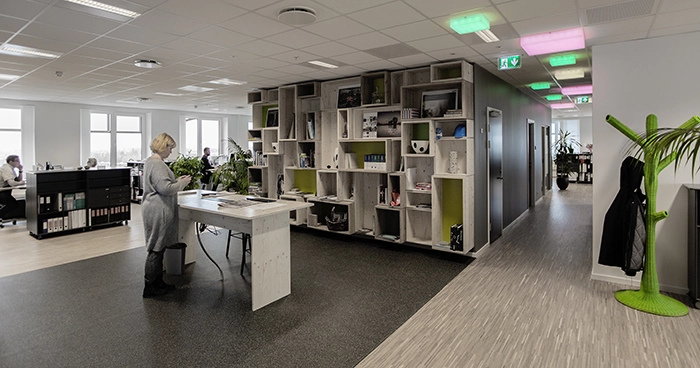 Gladsaxe Company House Fra kontor-arealerne der udgår fra atriet