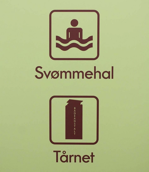 Badeanstalten Spanien Moderne wayfinding i huset