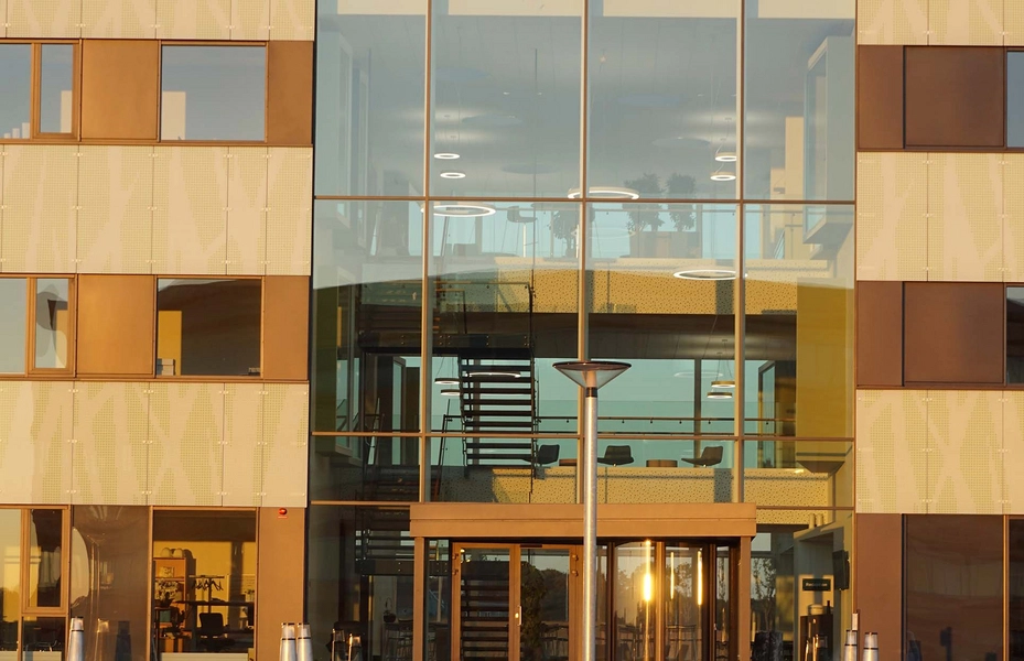 Green Tech House Indgangsparti, sollys