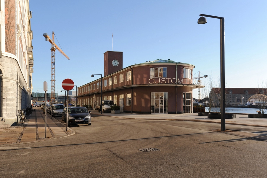 The Standard Set fra sydvest.