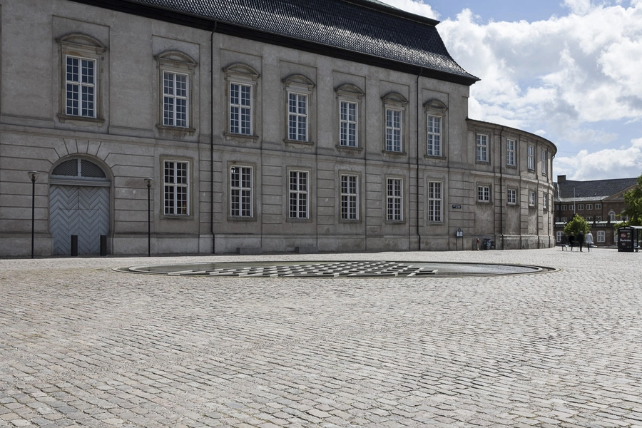 Bertel Thorvaldsens Plads Foran Christiansborg Ridehus