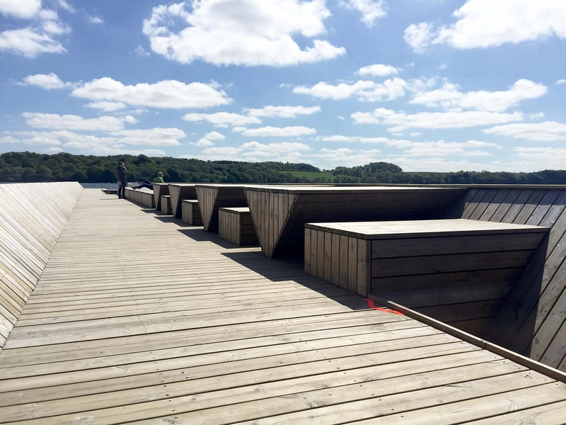 Kolding Fjordbad - Mirror Bridge Indbyggede borde og bænke