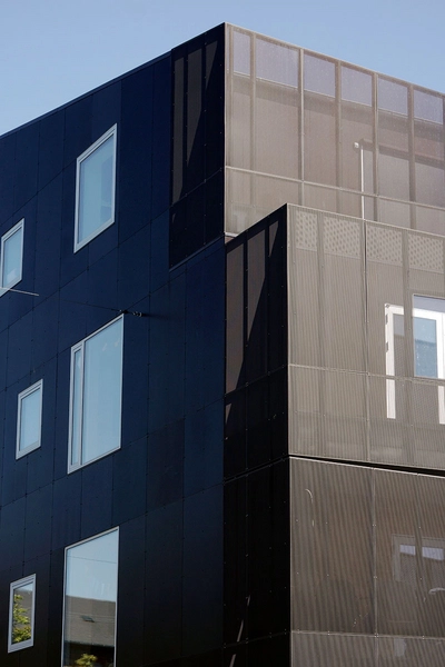 Nykløveret Facadeudsnit, skarptskåret hjørne