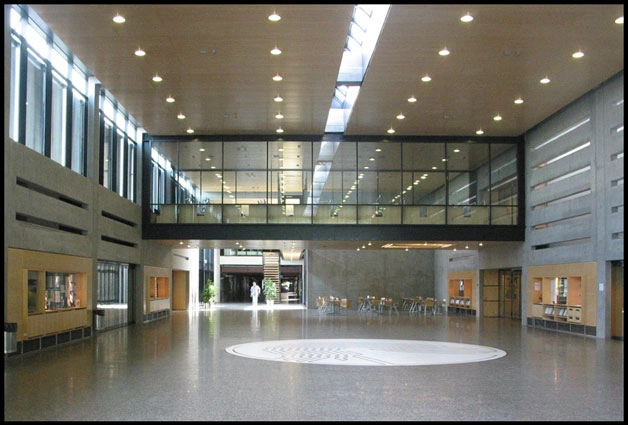 OU37 - Syddansk Universitet Vestibule