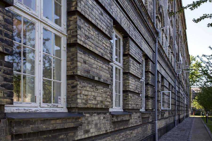 Beklædningsmagasinet - Rainmaking Loft Relief