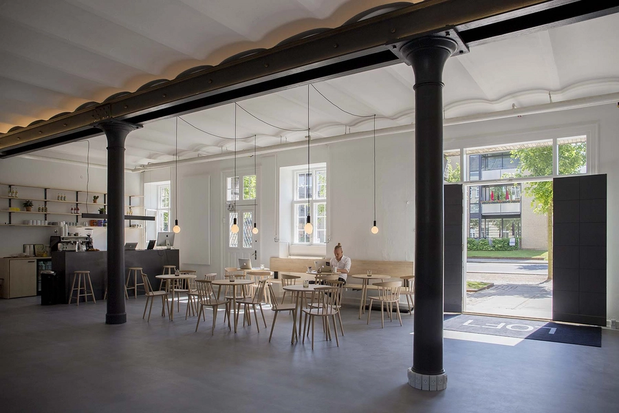 Beklædningsmagasinet - Rainmaking Loft Entré