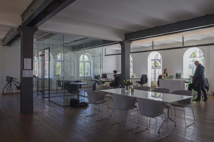 Beklædningsmagasinet - Rainmaking Loft Kontorlandskab