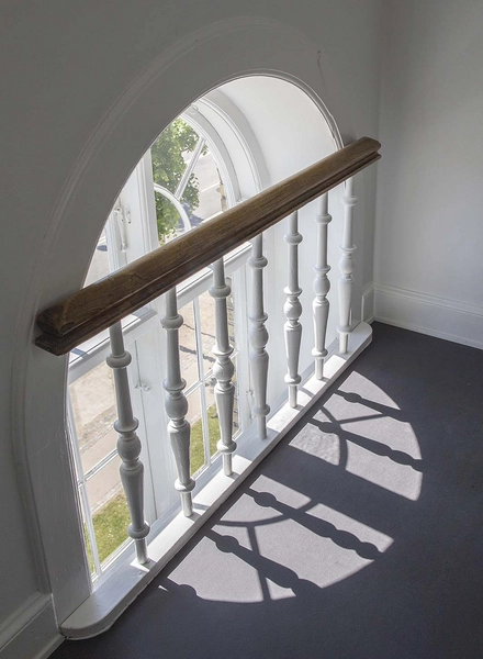 Beklædningsmagasinet - Rainmaking Loft Vindue, opgang