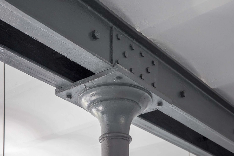 Beklædningsmagasinet - Rainmaking Loft Detalje, kontruktion