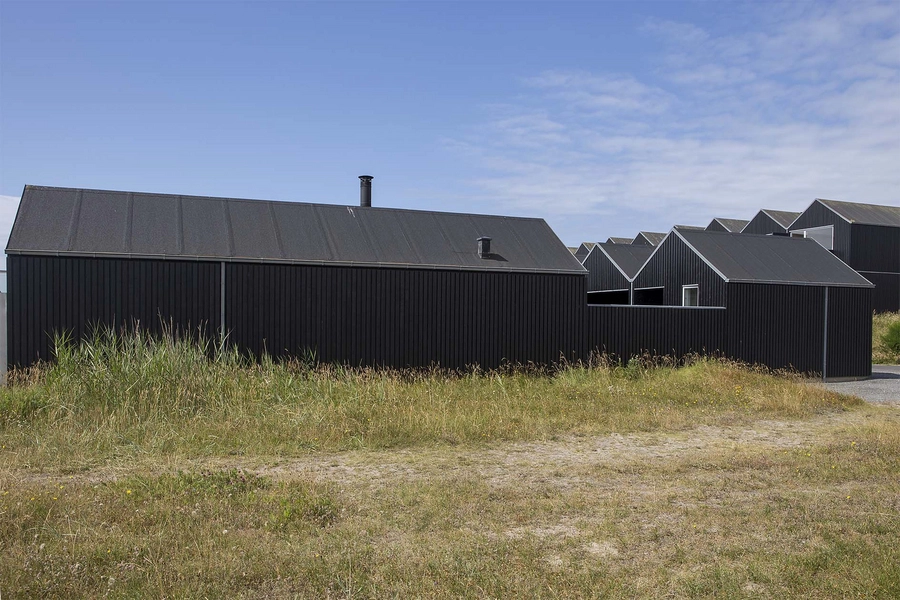 Slusehusene - Hvide Sande Sluse ferieboliger Facade mod øst, feriehus i én etage