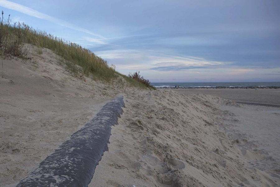 Vestled 0IMG_0438Bronzeskulpturen i sandet