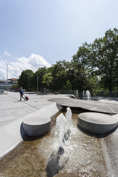 Israels Plads Bro over vandløb