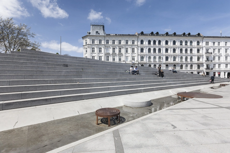 Israels Plads Den store trappe og vandløb