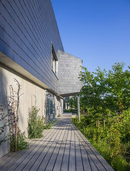 Ny Fredensborg Skole Detalje, stisystem