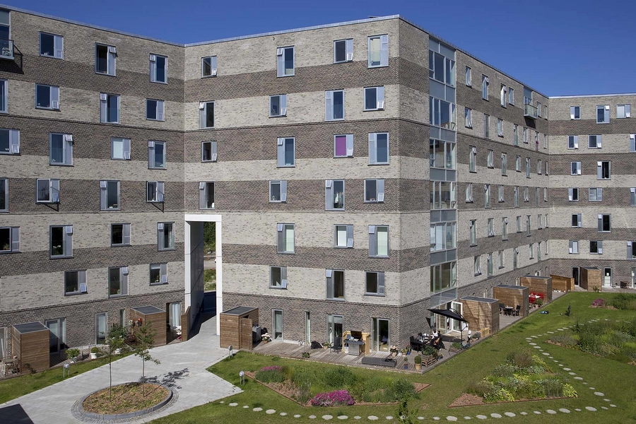 Margretheholm - Udsigten Gårdrum mod øst, knækket volumen, gennemskæring