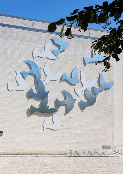 Hørsholm Sognegård Udsmykning på facaden af Lin Utzon