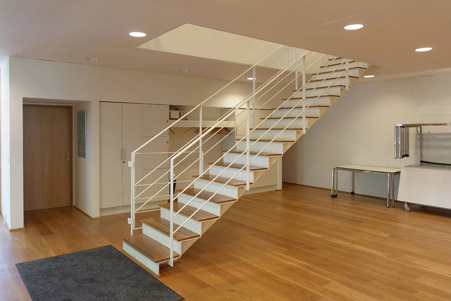 Hørsholm Sognegård Trappe op til kontorer