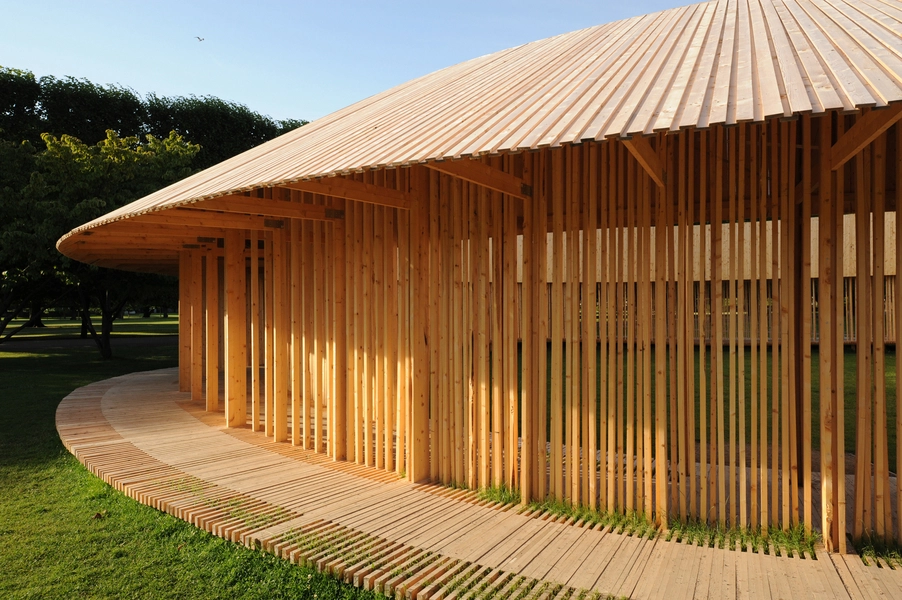 Omkring/Around - Pavillon MAA Set fra nordvest