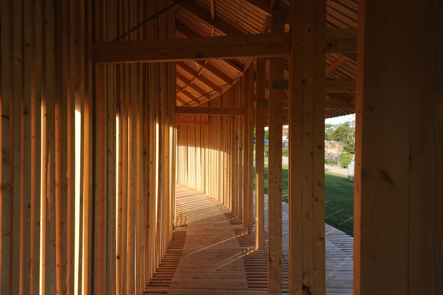 Omkring/Around - Pavillon MAA Den indre cirkelgang med åbning udad