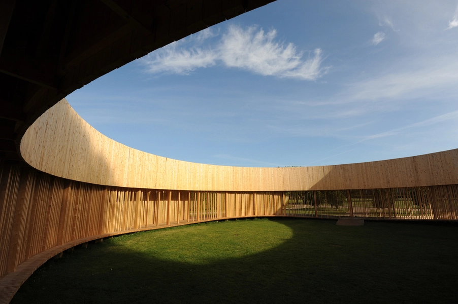 Omkring/Around - Pavillon MAA Pavillonens indre rum set fra sydøst