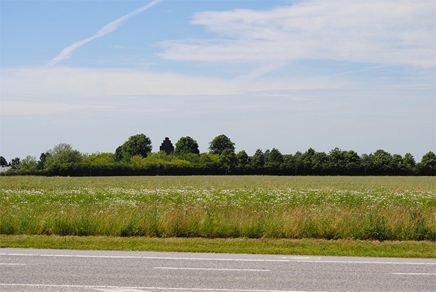Helligtrekongers Kirke Kirken i landskabet