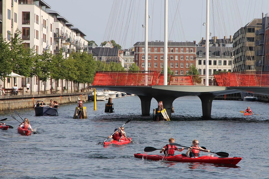 Cirkelbroen Åben bro