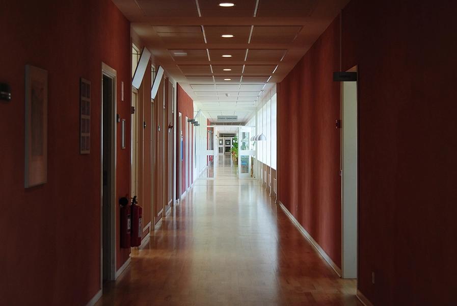 Brøndby Rådhus Nordlig fordelingsgang på 1. sal