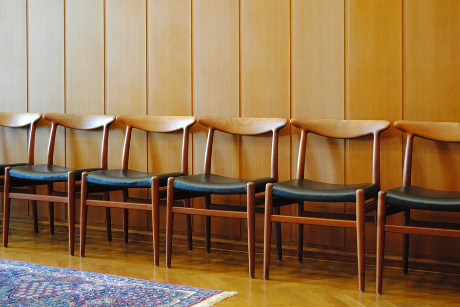 Brøndby Rådhus Stolerække i Vielseslokalet