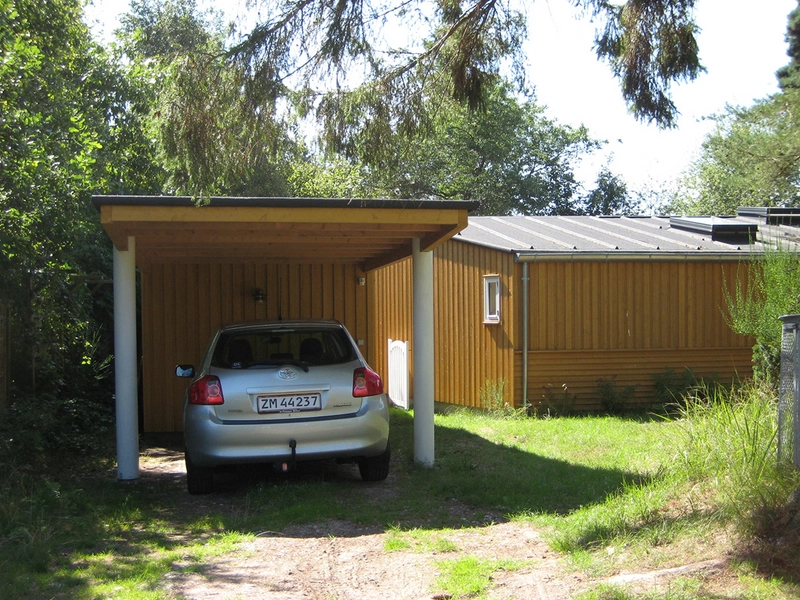 Ahornhuset Carport set fra Lindevænget