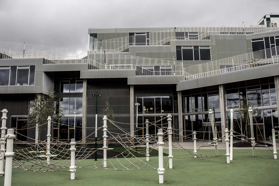 Skolen i Sydhavnen Bygningen set fra øst