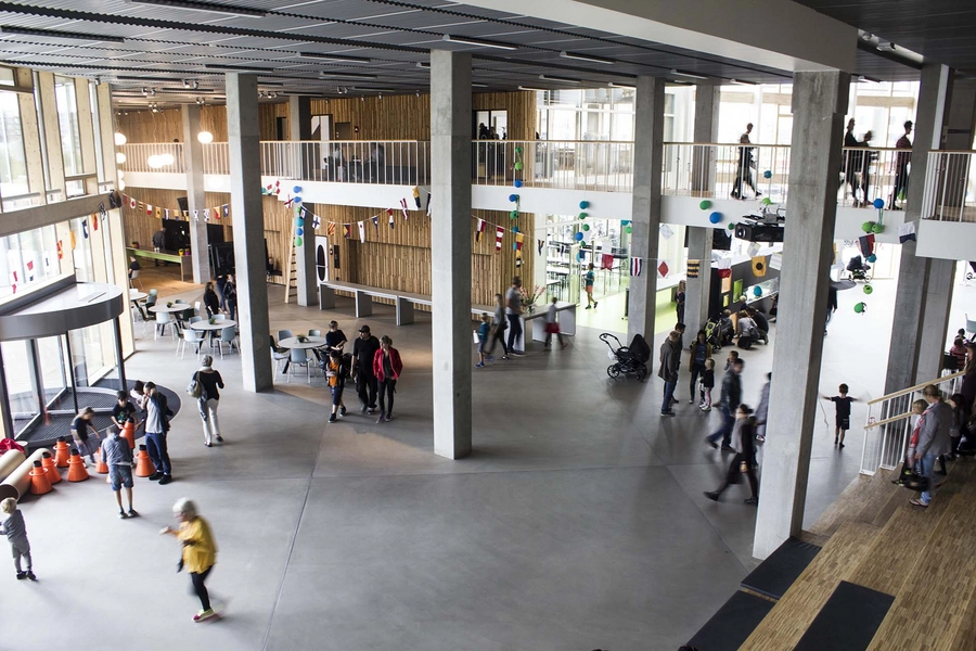 Skolen i Sydhavnen Atrium, husets "Hjerte"