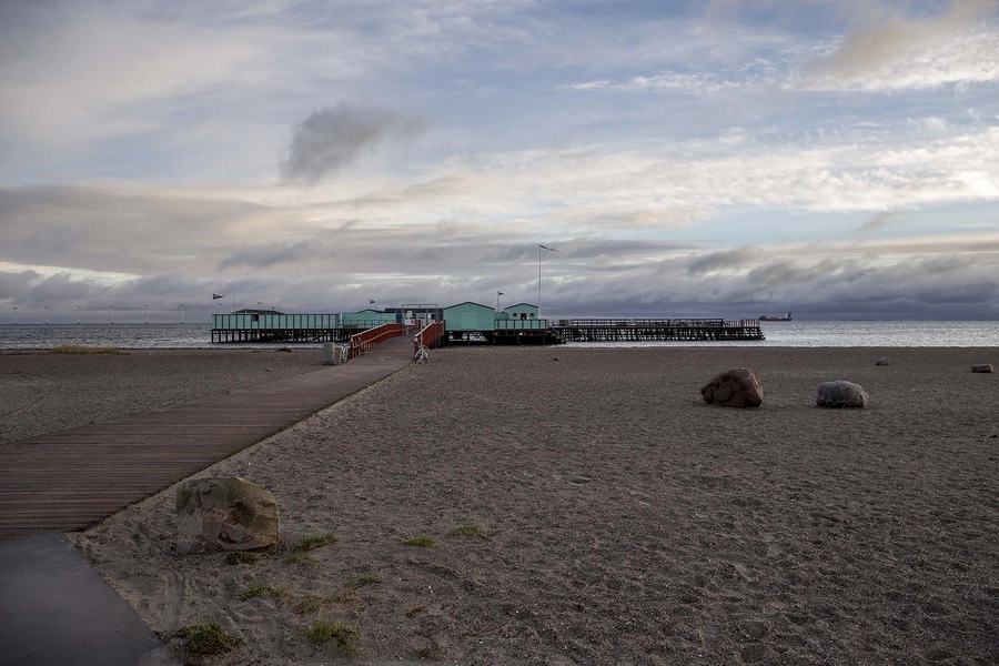Helgoland Ny Søbadeanstalt og Fællessauna Søbadeanstalten set fra Amager Strandpark