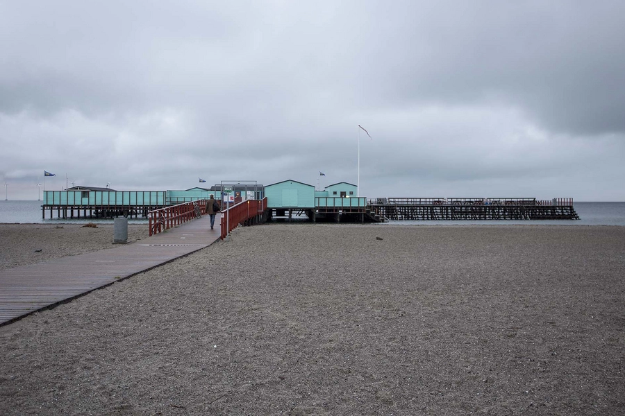Helgoland Ny Søbadeanstalt og Fællessauna Søbadeanstalten set fra Amager Strandpark