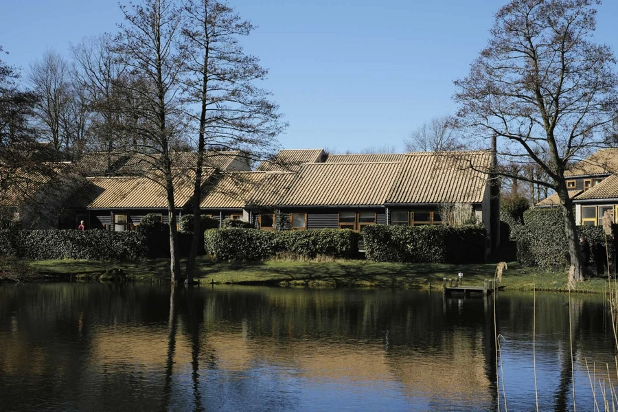 Sjølund Blik over søen mod bebyggelsen