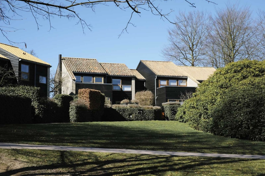 Sjølund Rækkehuse i park