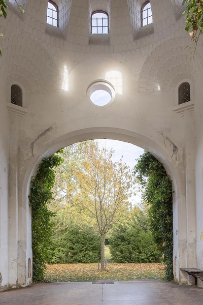 Stjernevejs-projektet - Vestre Kirkegård - Søndre Kapel Kig igennem den åbne struktur i det gamle kapel