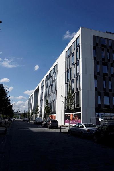 Flintholm Company House Blik langs vejen