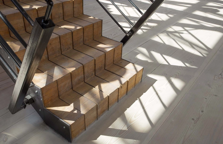 Masteskurene Detalje, trappe