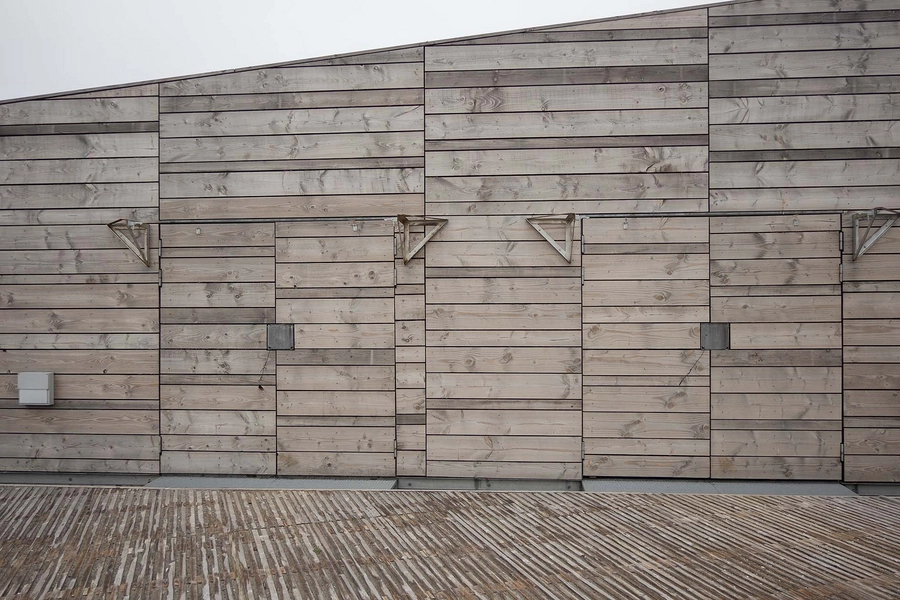 Naturcenter Amager Strand - Den Blå Foreningsby Facadeudsnit med porte
