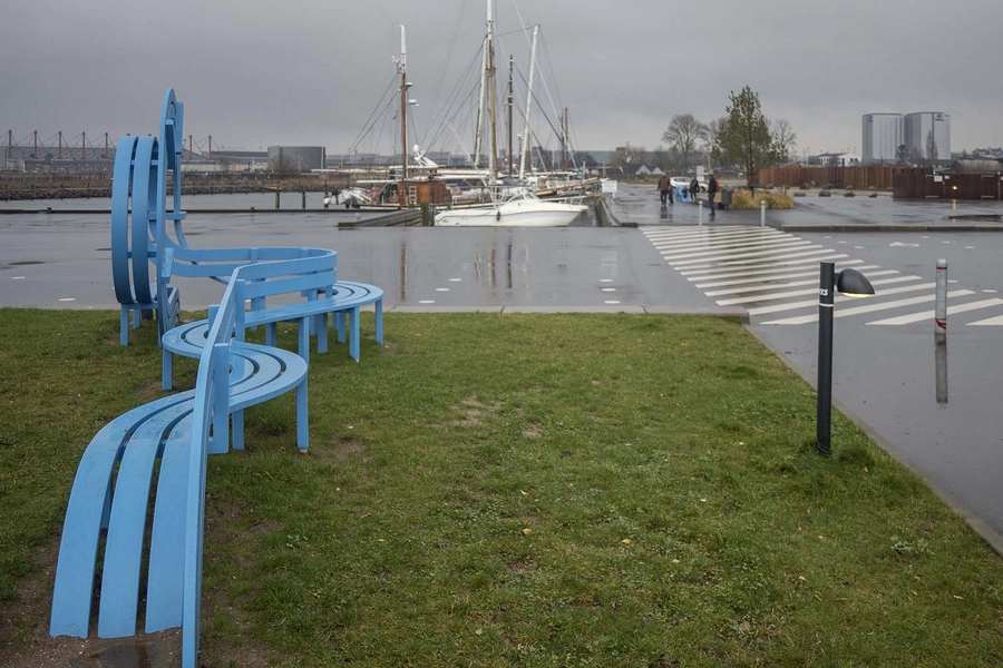 Blå bænke ved Den Blå Planet Bænk 10