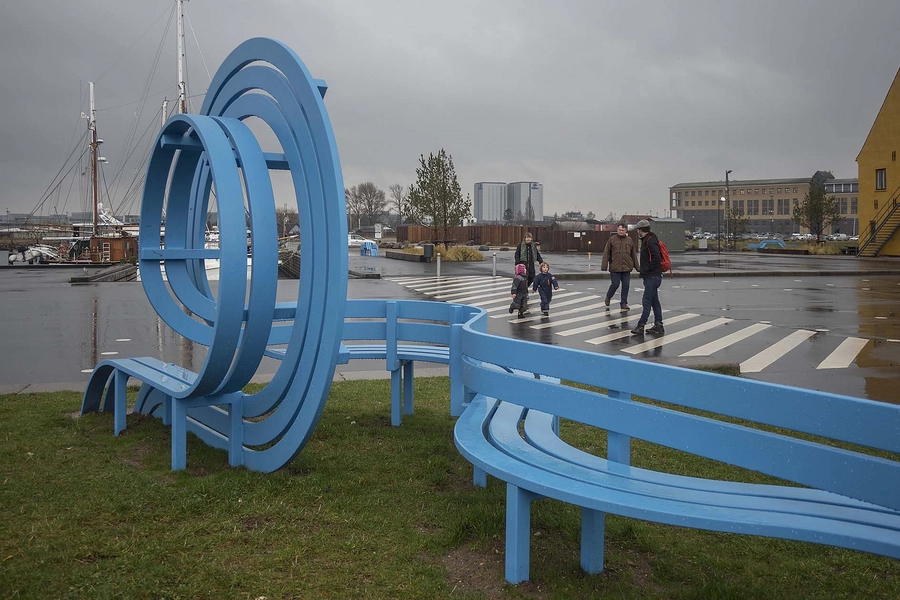 Blå bænke ved Den Blå Planet Bænk 10