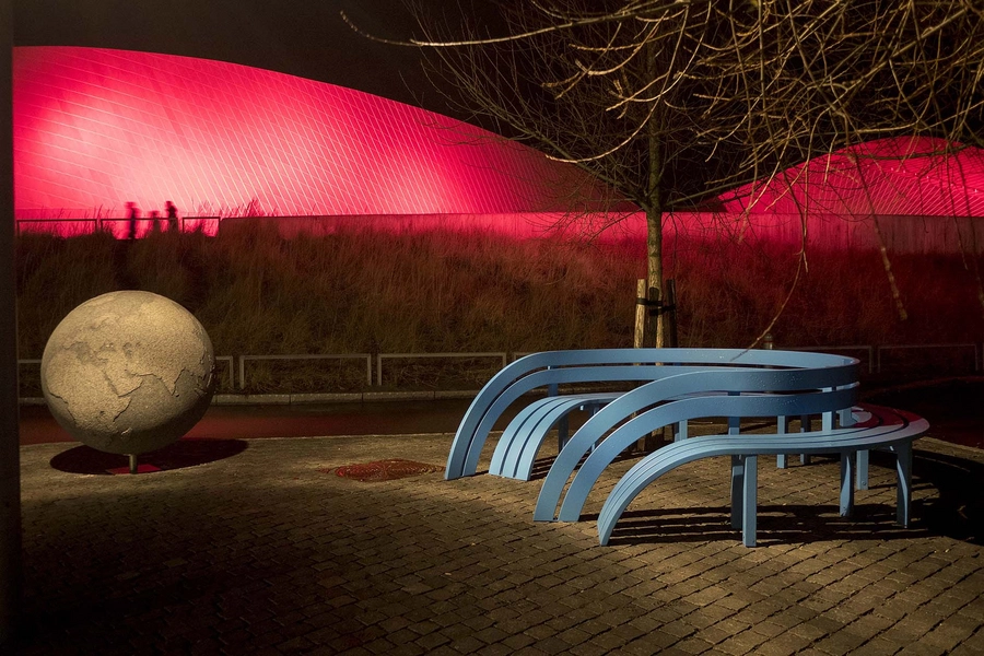 Blå bænke ved Den Blå Planet Bænk 11, aftenstemning