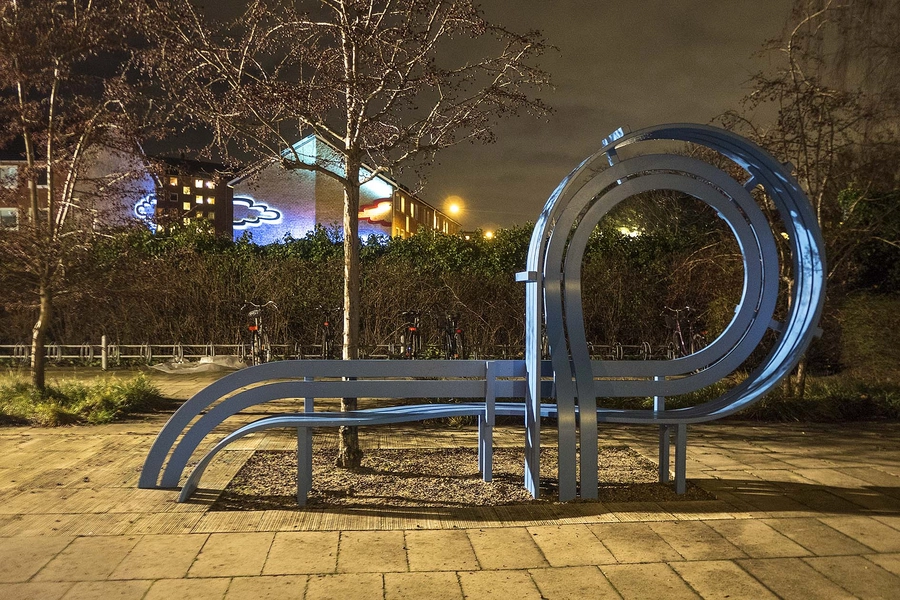 Blå bænke ved Den Blå Planet Bænk 2, aftenstemning